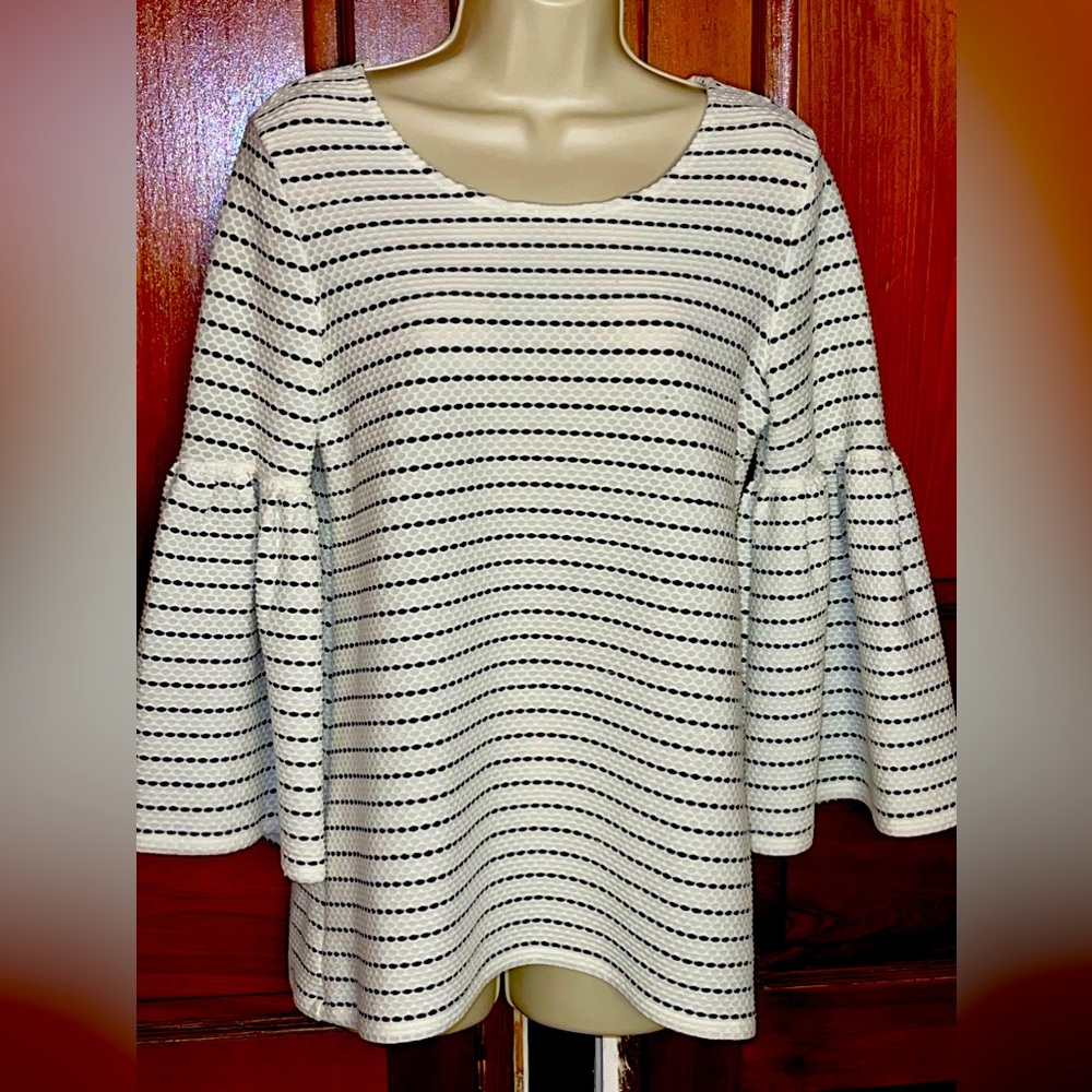 Women’s Calvin Klein White & Black Bell Sleeve Top. Size XS